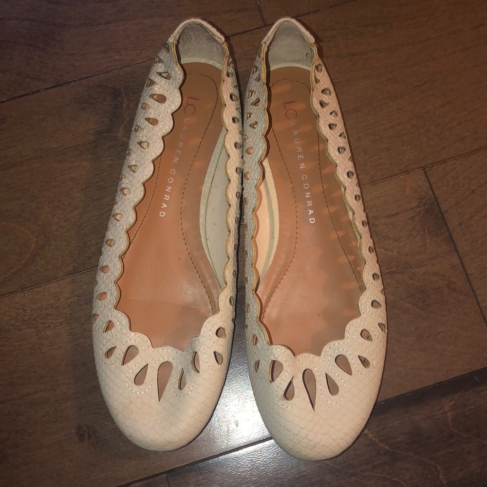 LC cream lace print flats